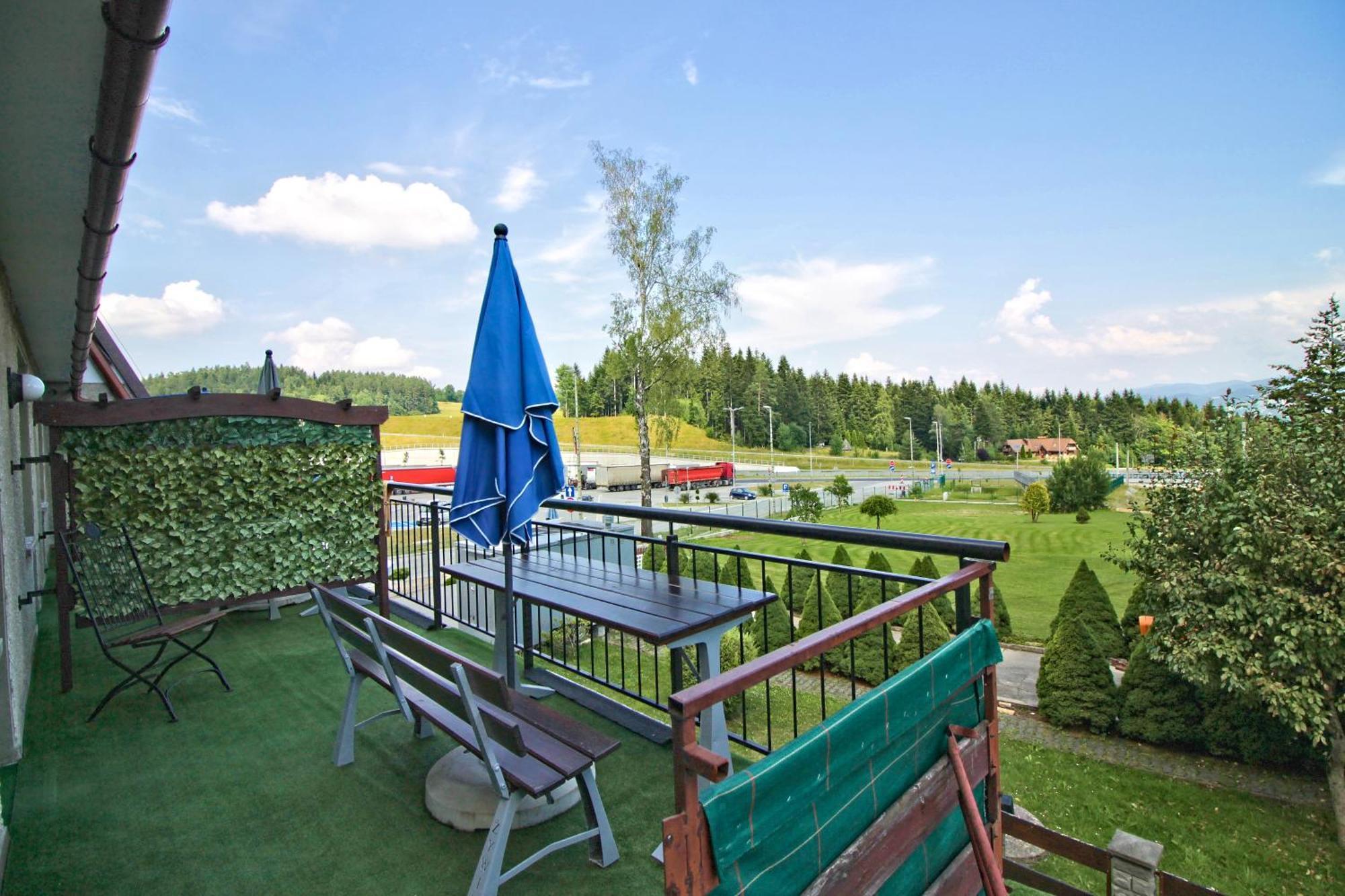 Motel Na Zbojeckiej Skawa Luaran gambar